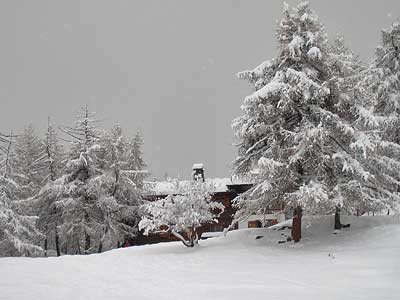 Incanto invernale al Rifugio Alpino L'Ermitage di Chamois